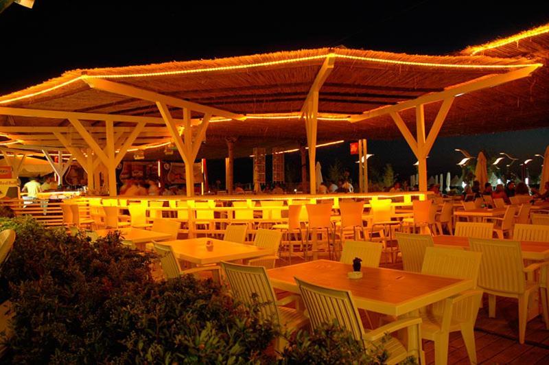 Vela Hotel Restaurant 格勒姆 外观 照片